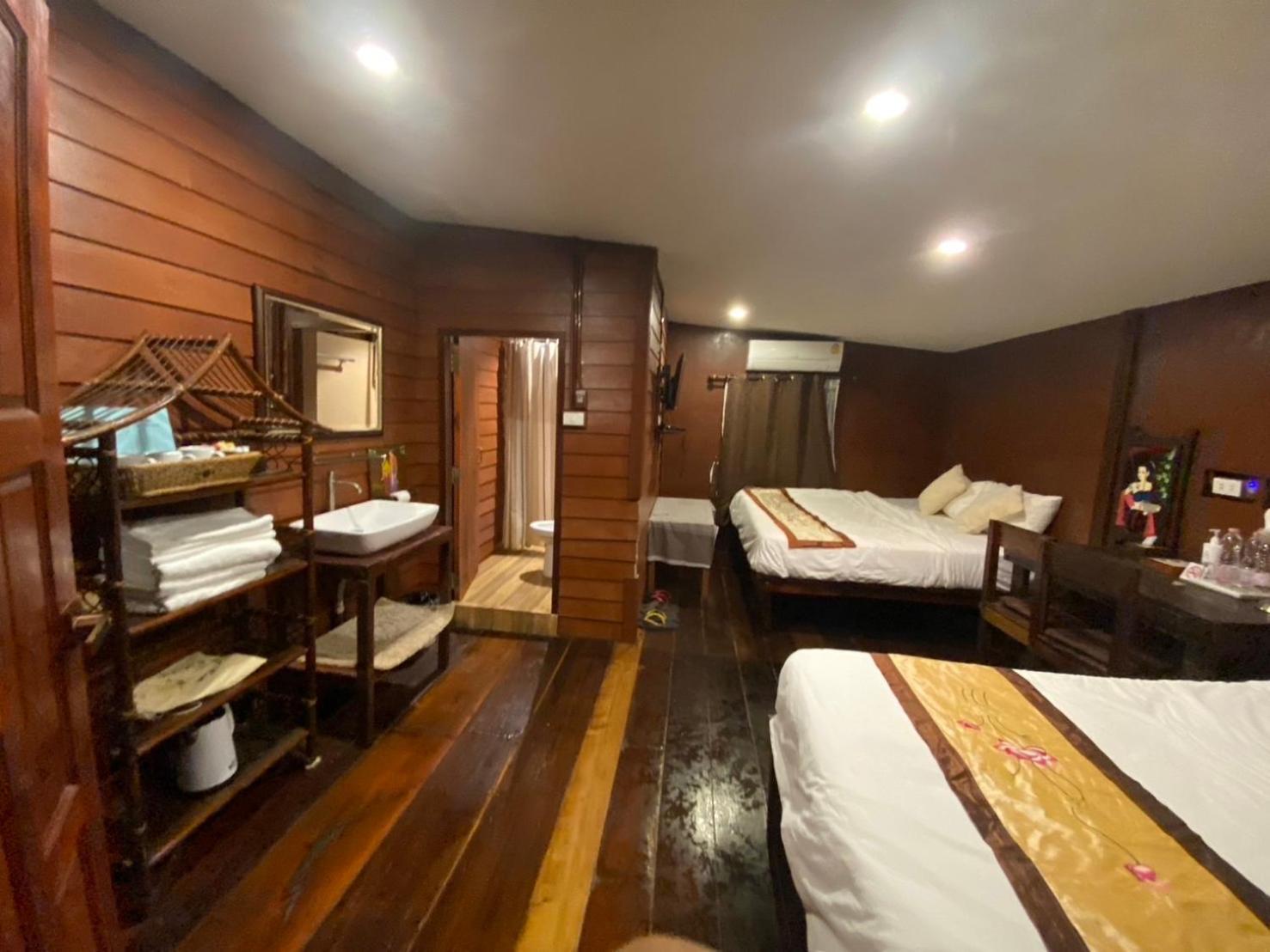 Reuan Vilawan Ratchaburi Extérieur photo
